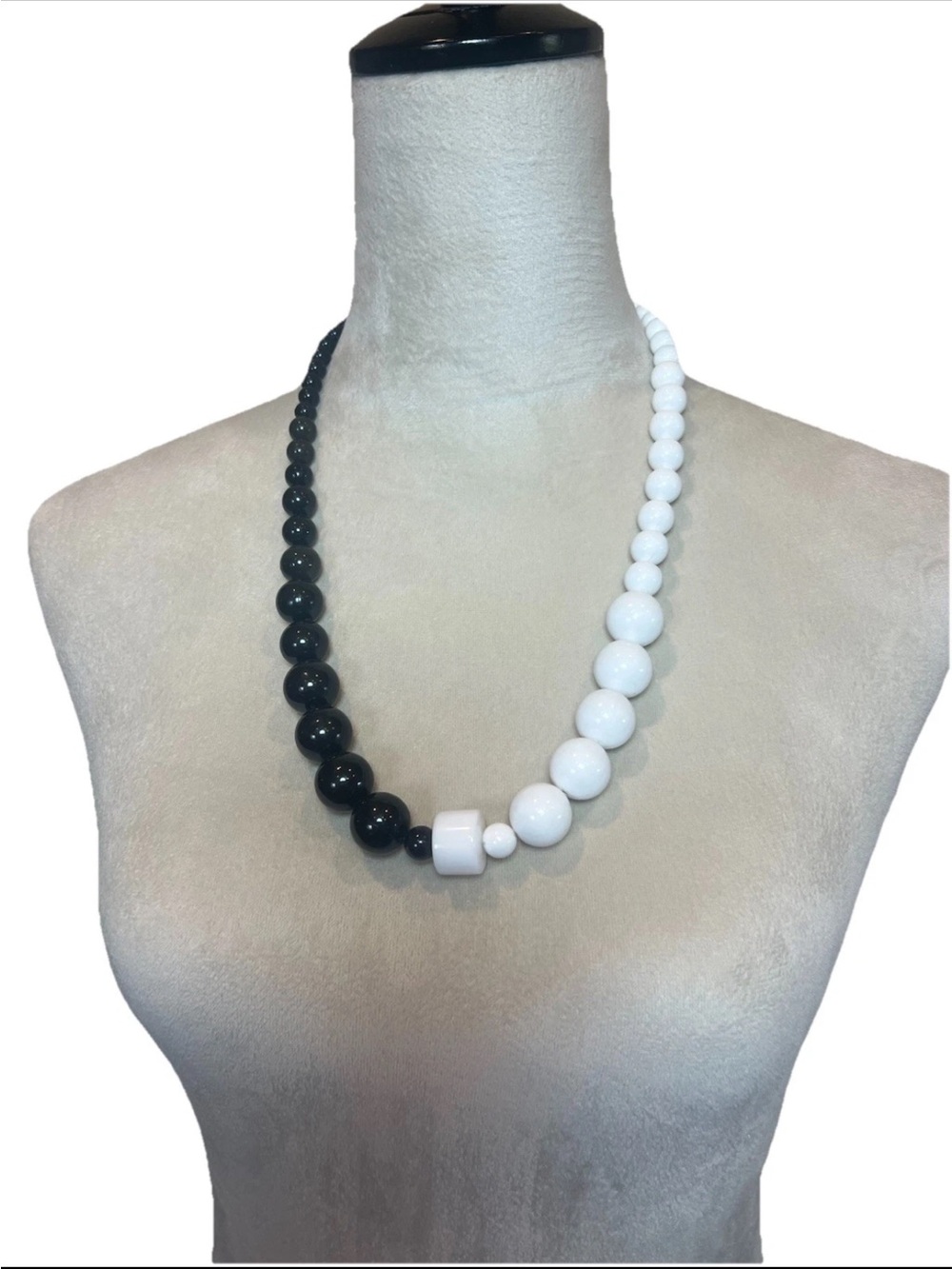 Vintage Beaded Necklace Resin Black And White Chunky Grandmacore Monochromatic